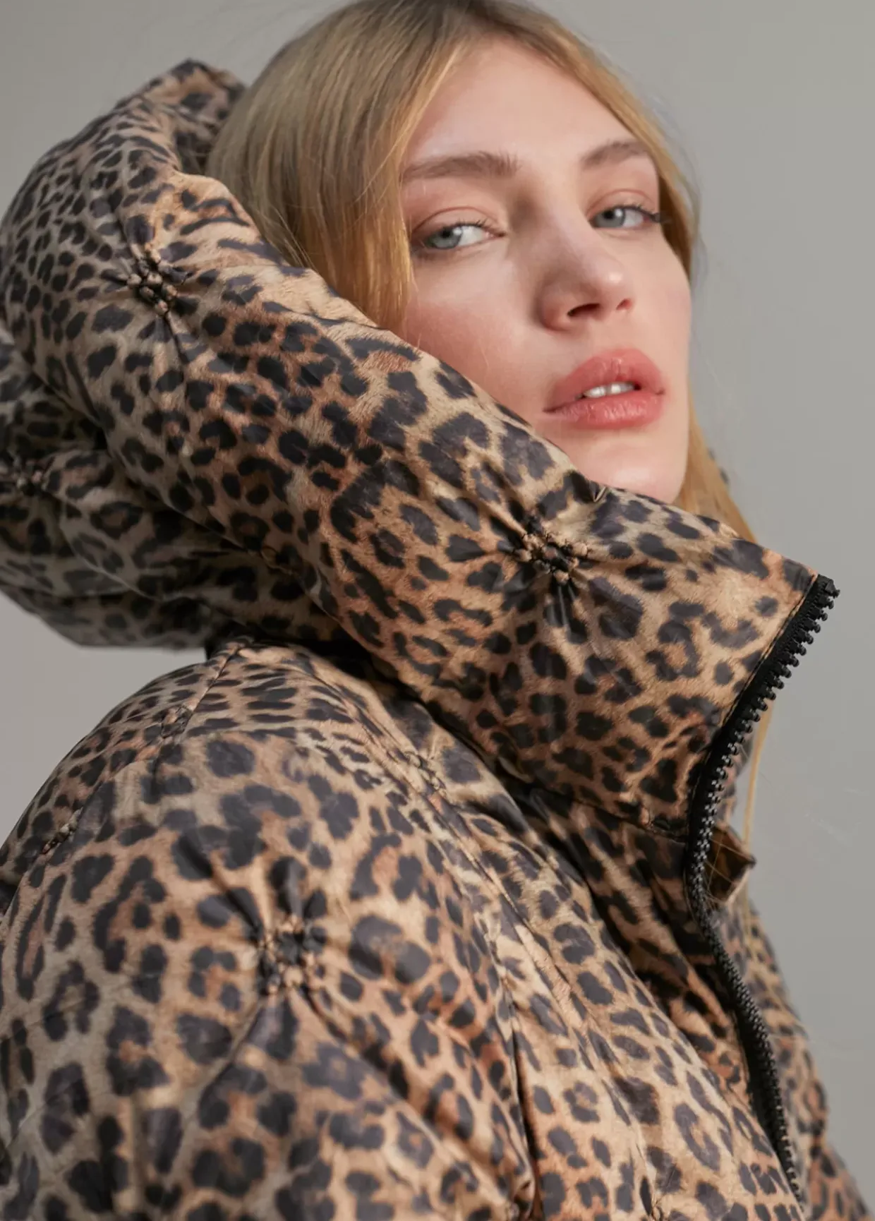 Abrigo acolchado forro contraste