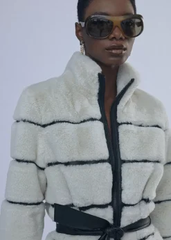 Abrigo pelo detalle efecto piel |  COLECCIÓN LOLA | Lola Casademunt