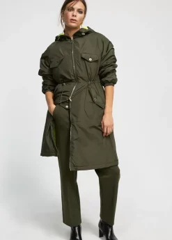 Anorak acolchado con capucha