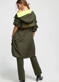 Anorak acolchado con capucha