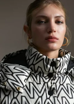 Anorak midi acolchado monograma