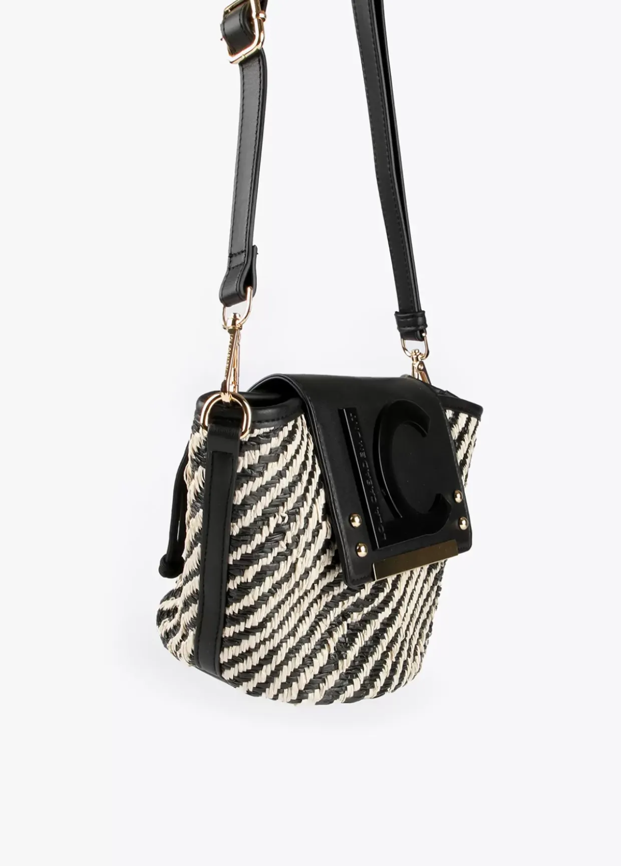 Bolsito bandolera tipo cesta