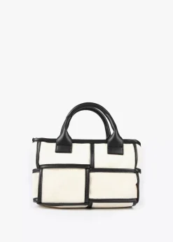 Bolso bandolera con detalles a contraste