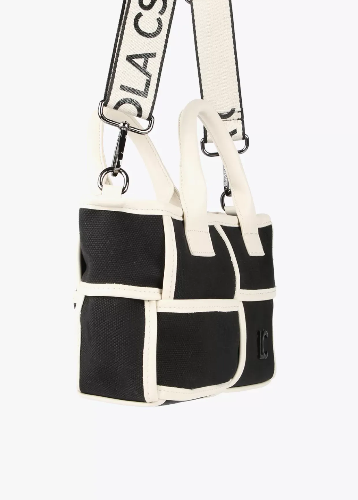 Bolso bandolera con detalles a contraste