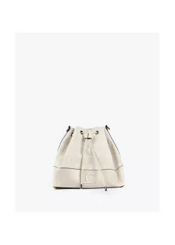 Bombonera color crudo.