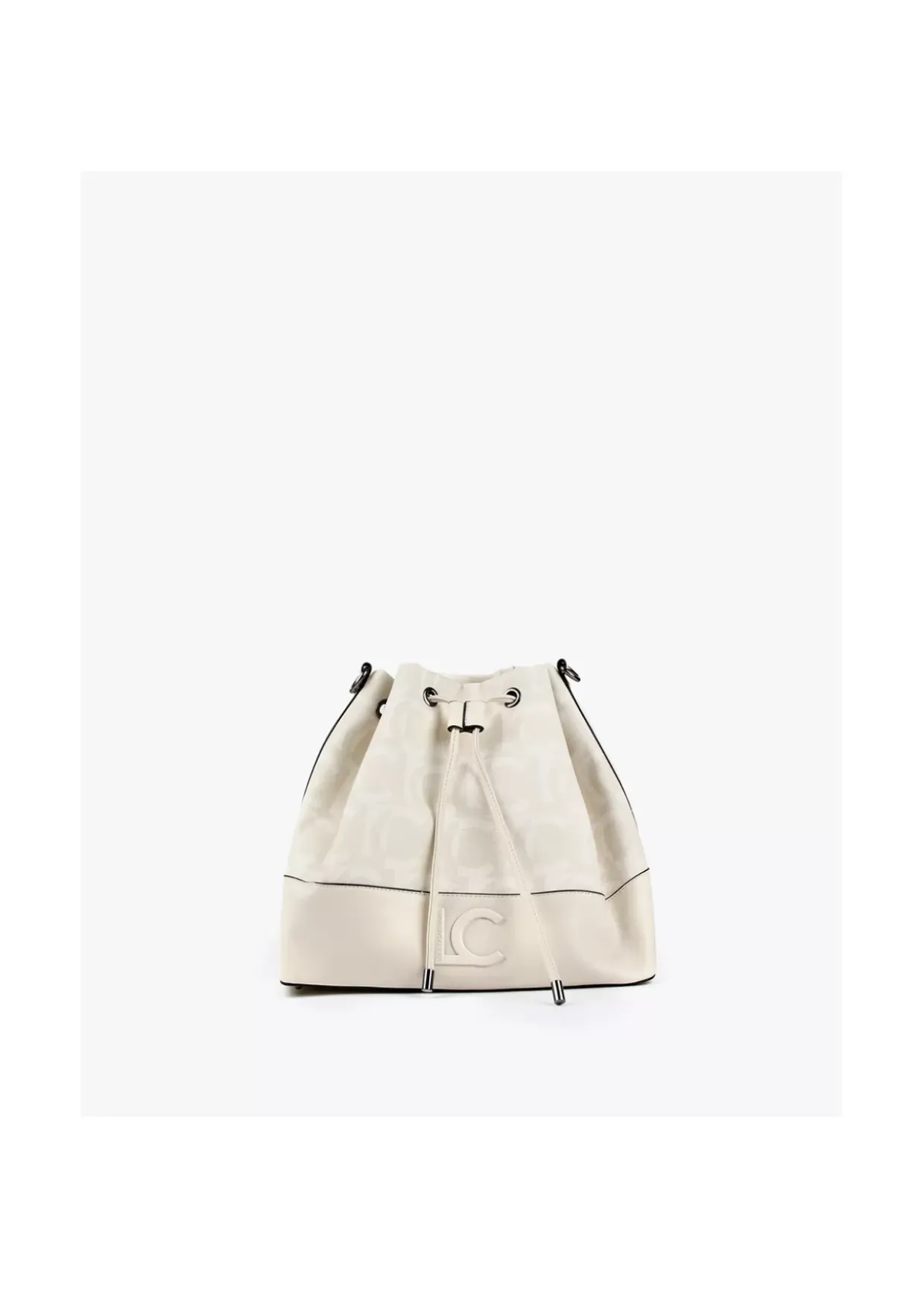 Bombonera color crudo.