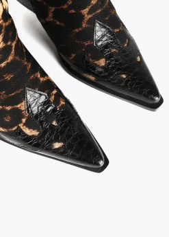 Bota cowboy leopardo |  COLECCIÓN LOLA | Lola Casademunt