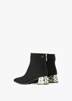 Botín con tacón dorado