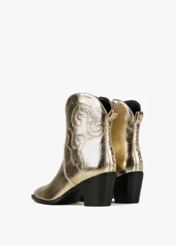 Botín estilo cowboy