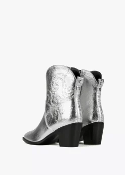 Botín estilo cowboy