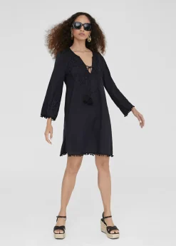 Caftan corto con bordado