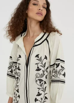 Caftan largo con bordado