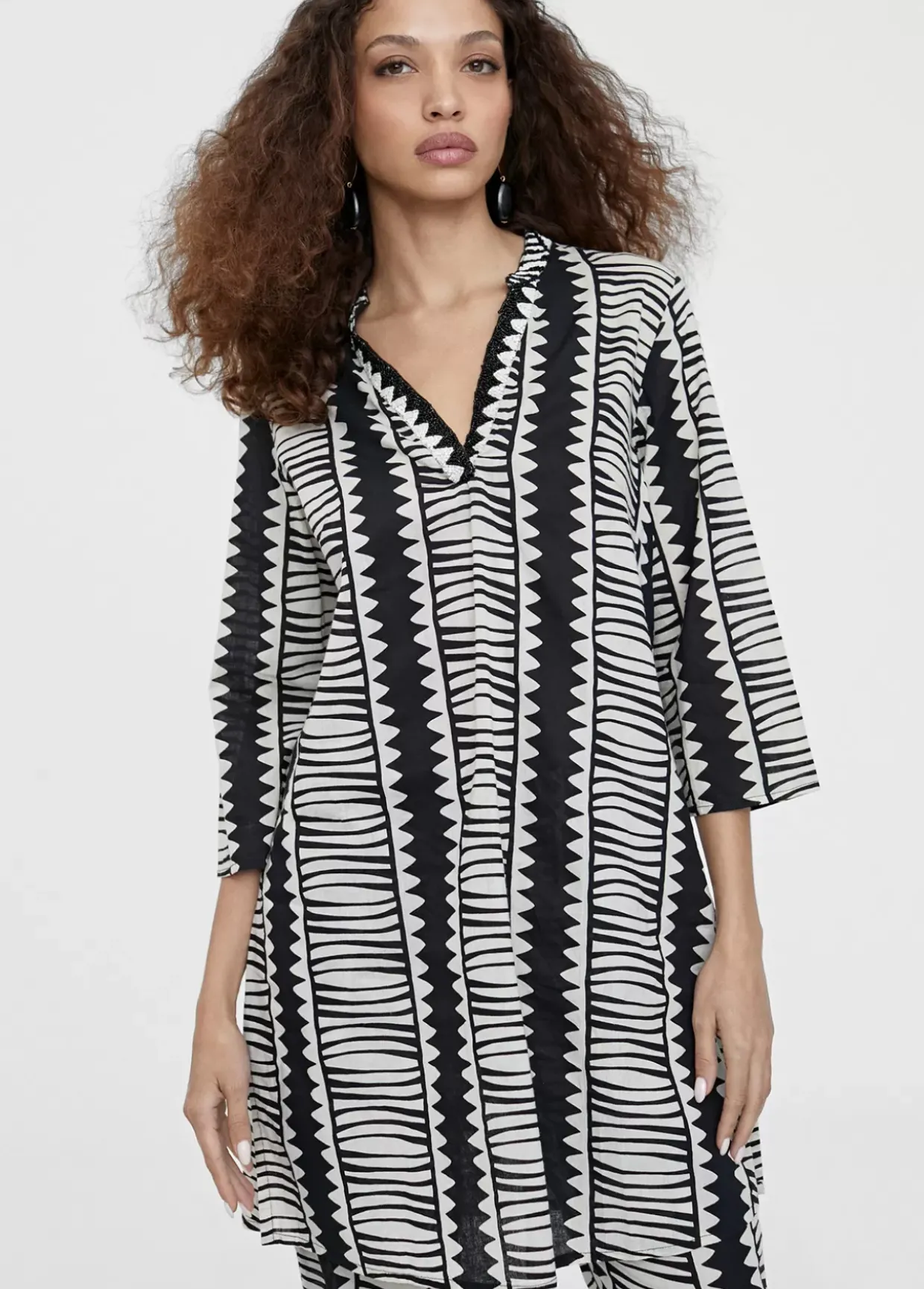 Caftán camisero estampado étnico