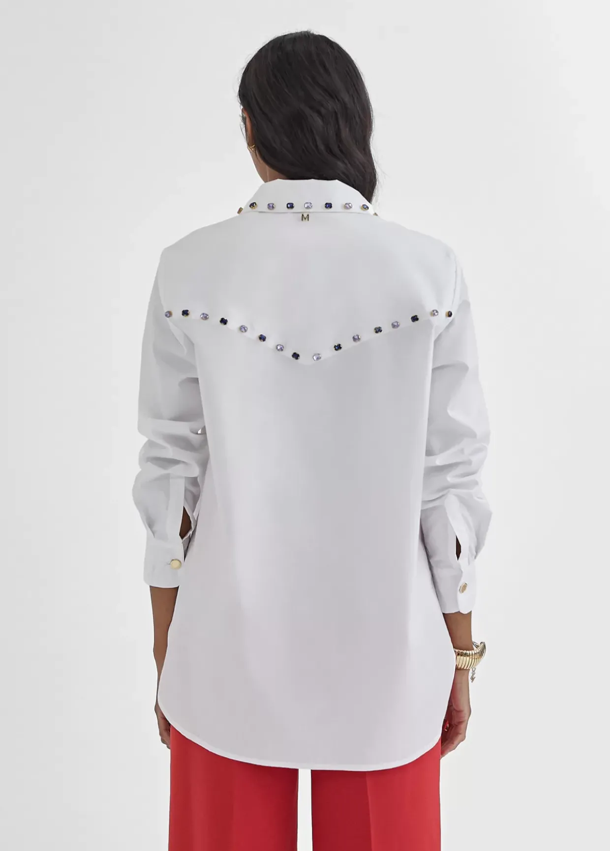 Camisa con detalle joyas