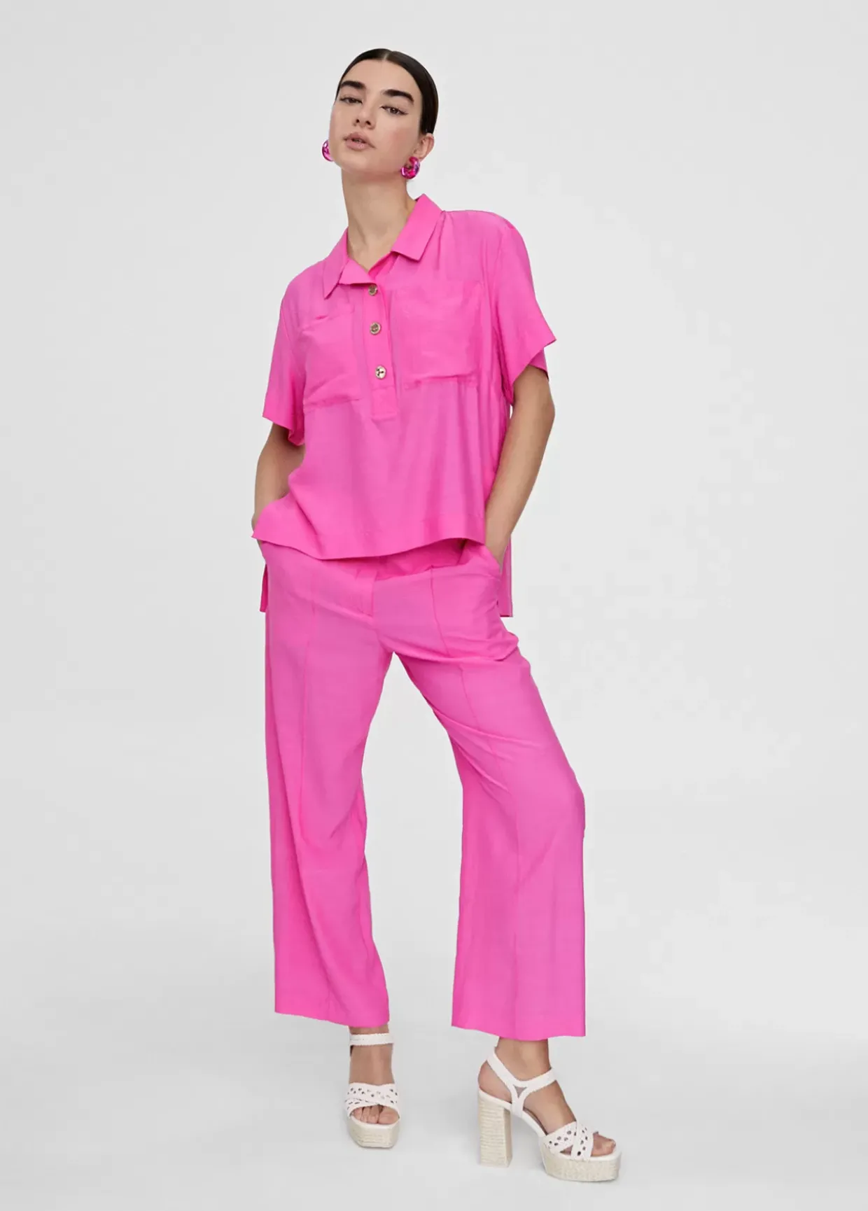 Camisa fluida con bolsillos