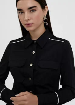 Camisa strech con vivo contraste