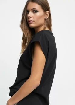 Camiseta detalle cadena