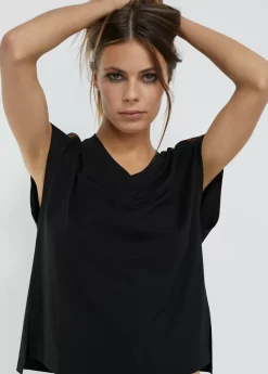 Camiseta detalle hombros