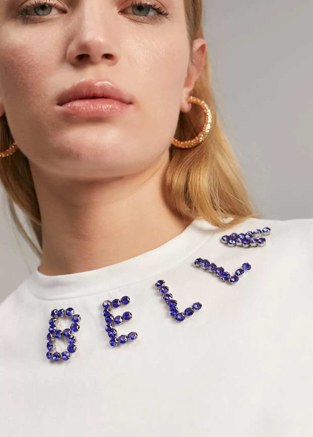 Camiseta detalle pedrería