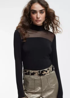 Camiseta detalle transparencia