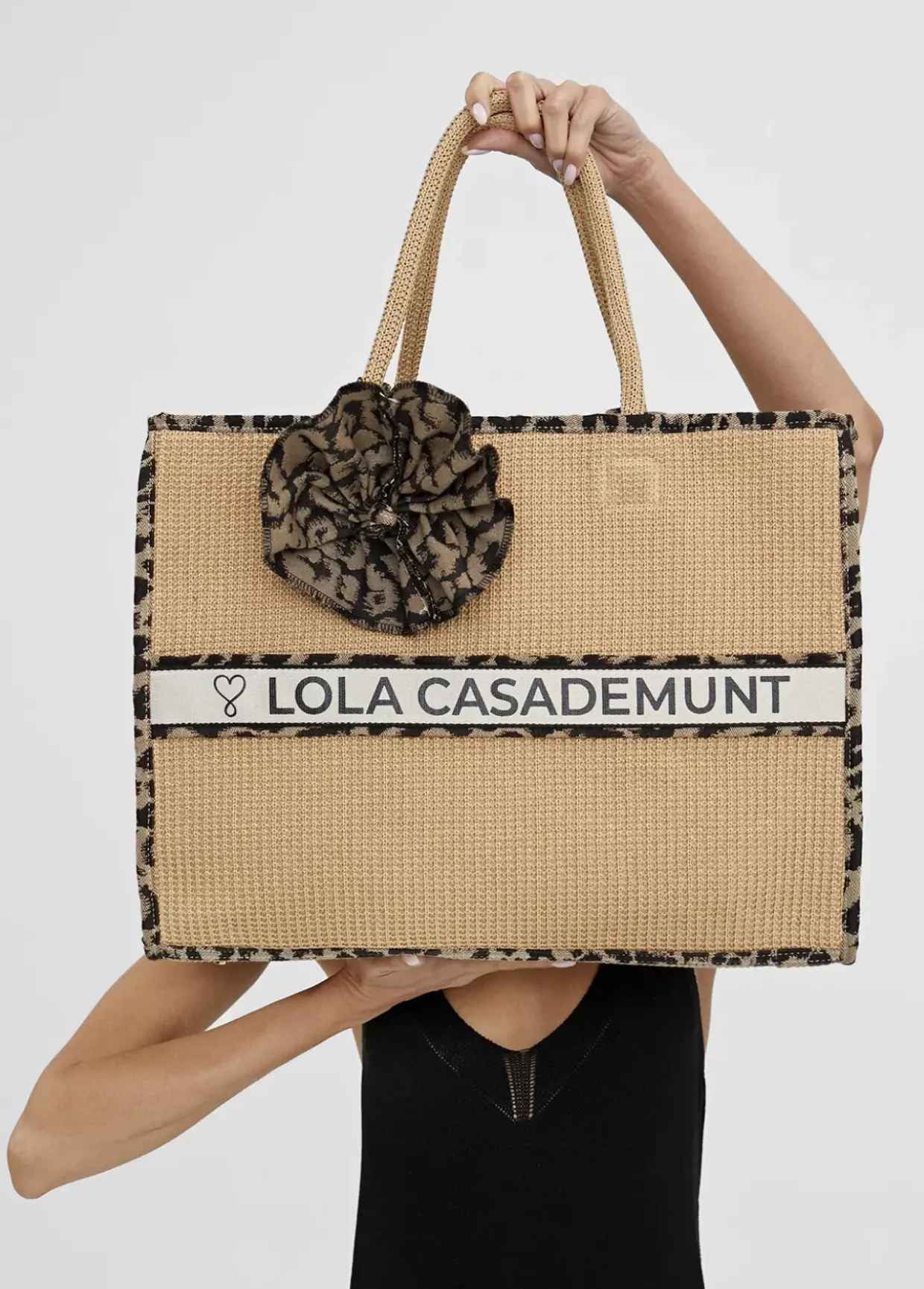 Capazo detalles animal print