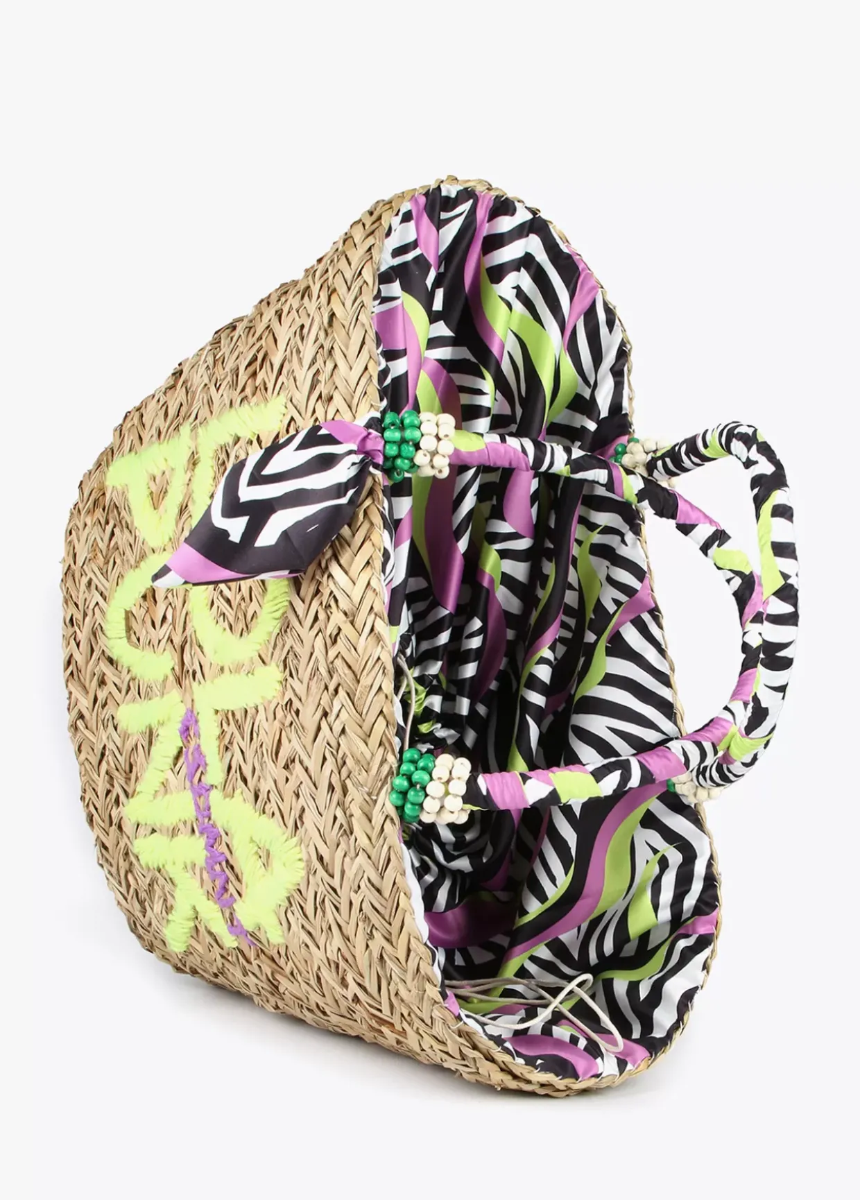 Capazo Letras contraste.