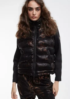 Chaqueta efecto escamas