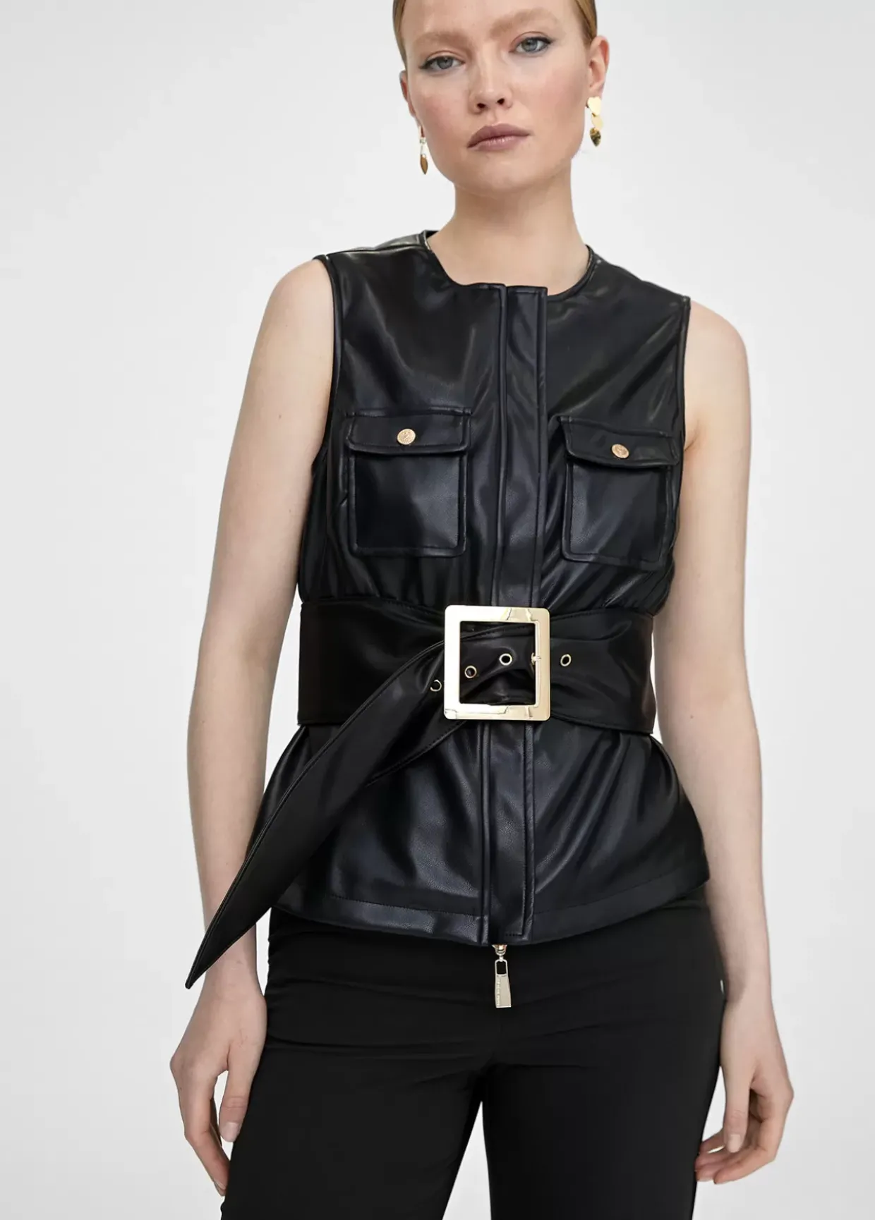 Cinturón ancho con maxi hebilla