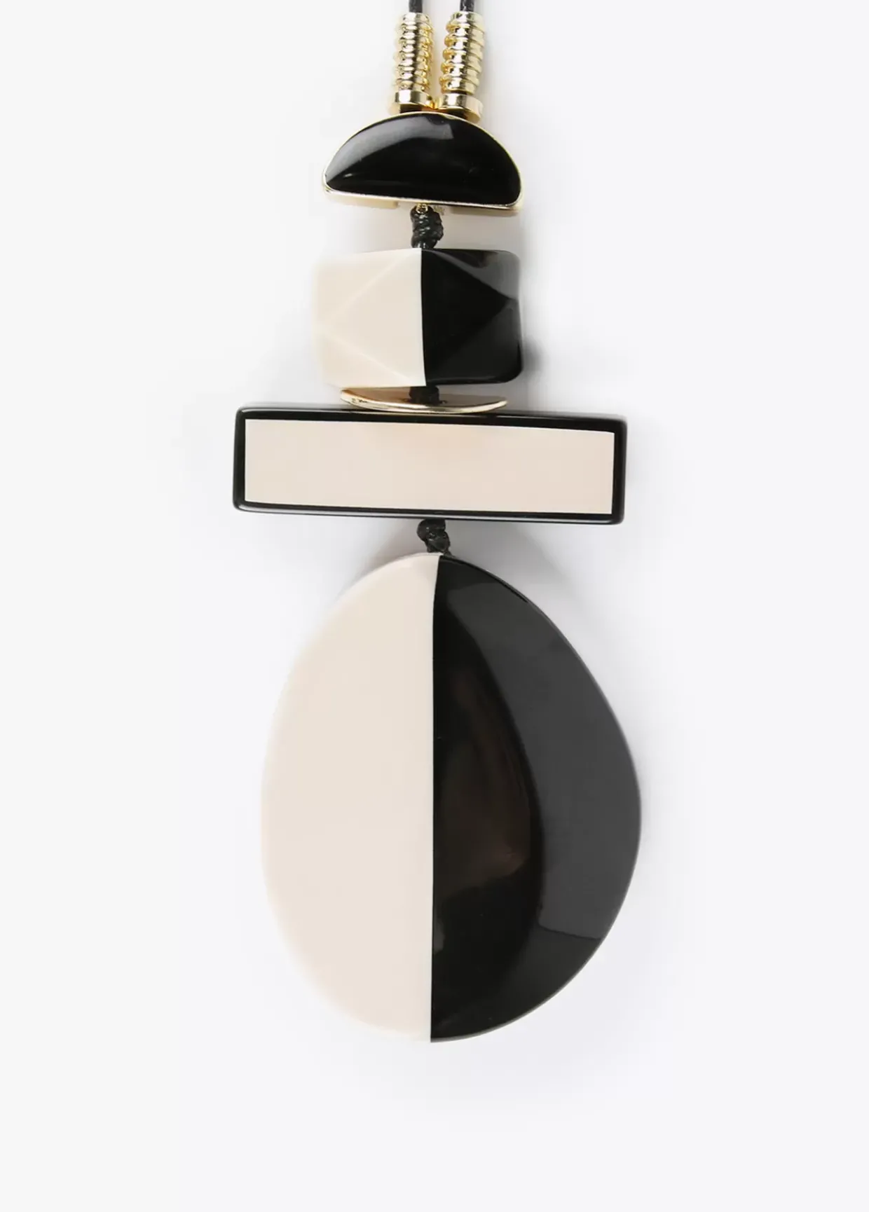 Collar colgante blanco y negro