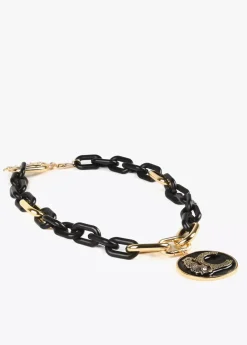 Collar con medallón