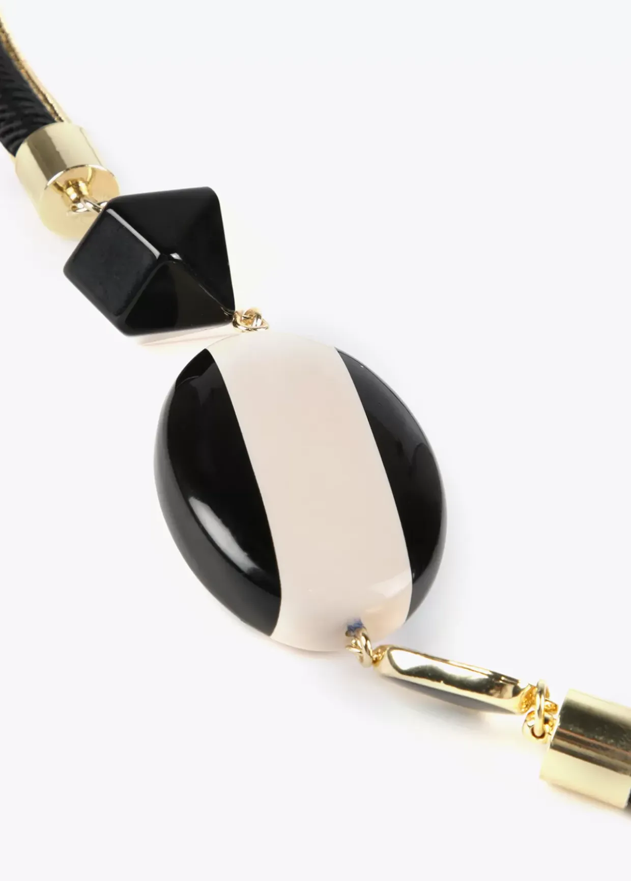 Collar cordón blanco y negro