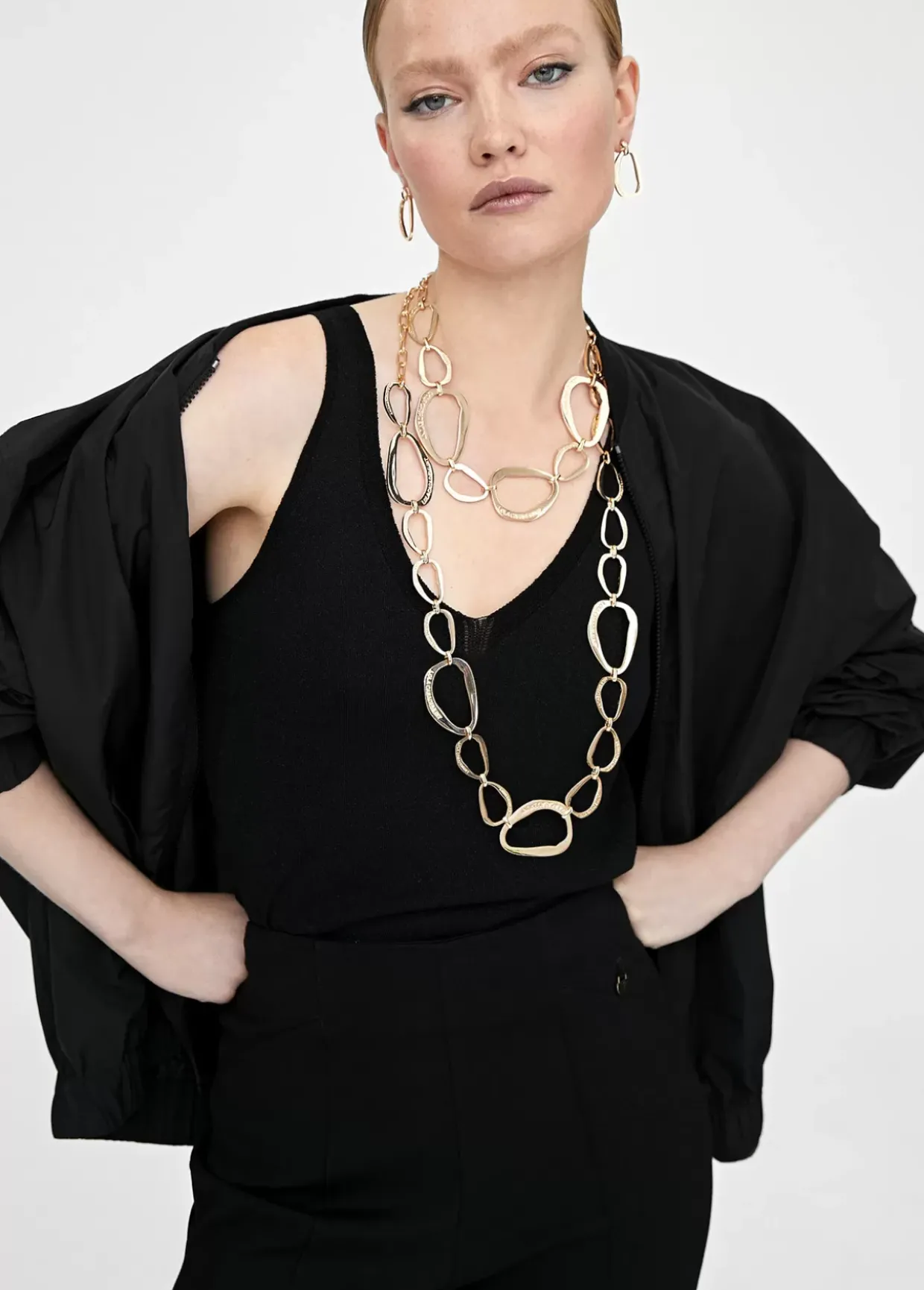 Collar gargantilla dorada