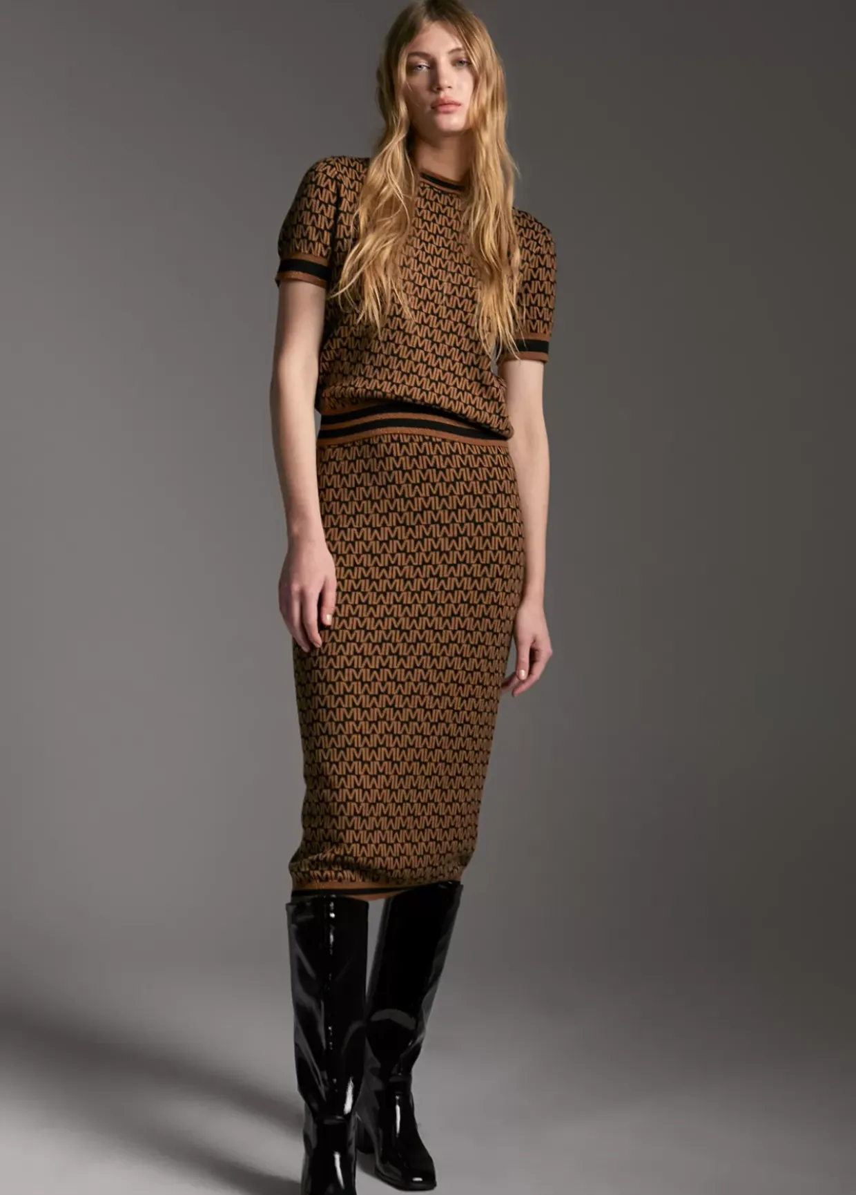 Falda monograma bicolor