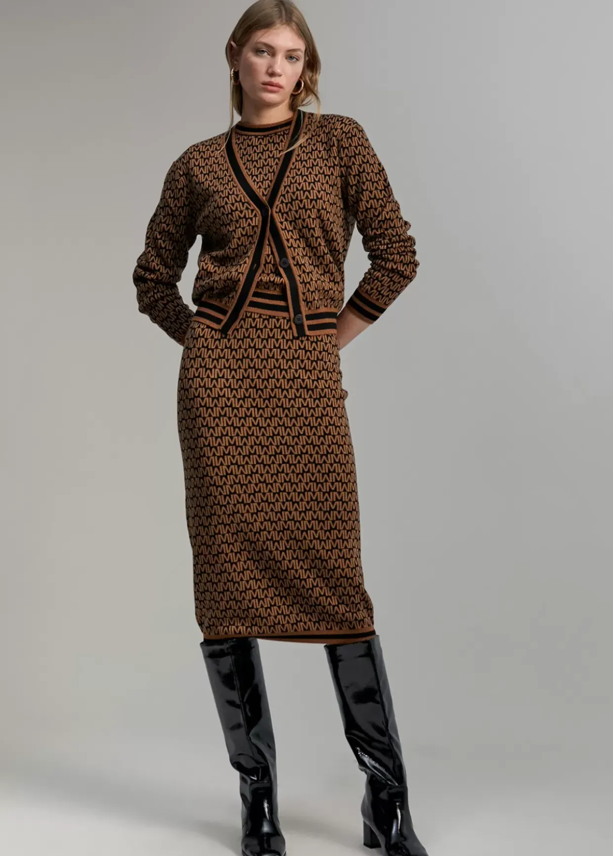 Falda monograma bicolor