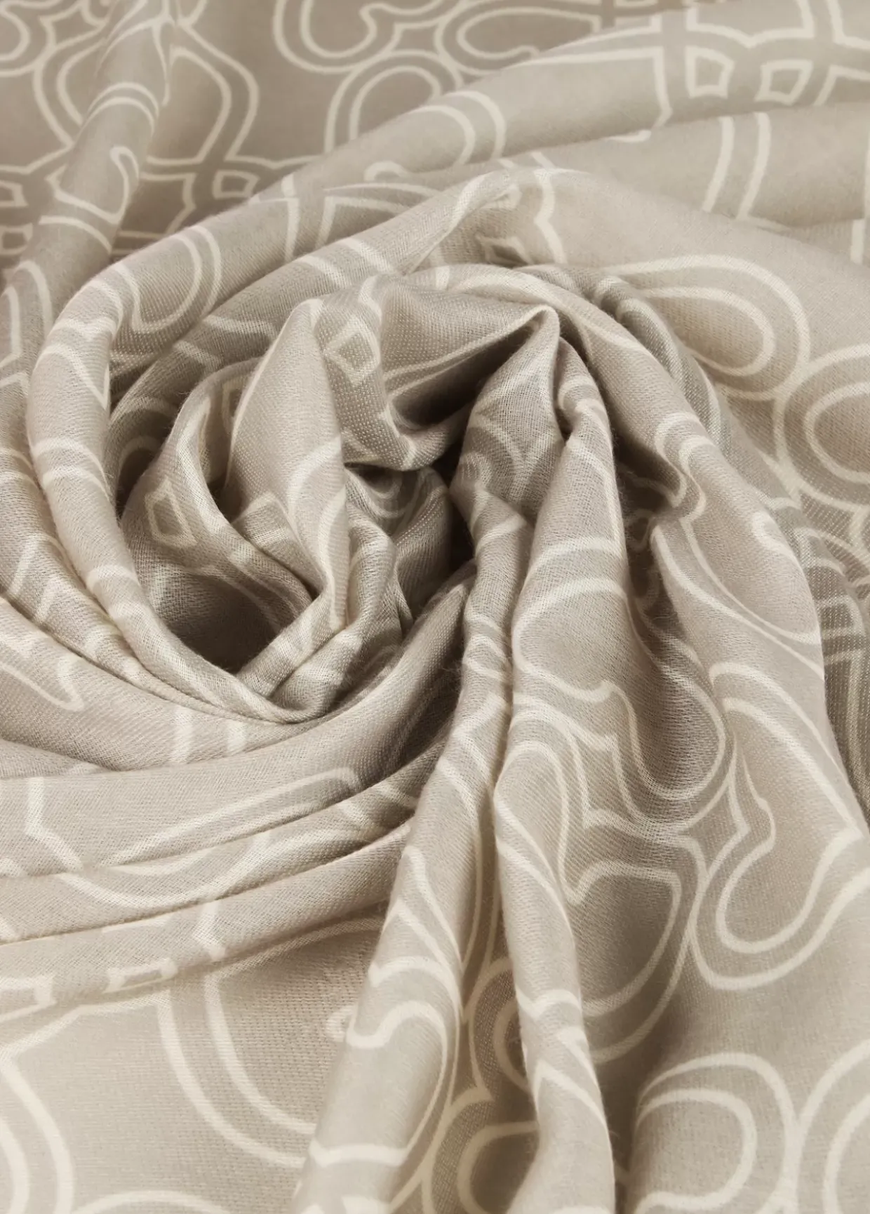 Fular crudo corazones infinitos