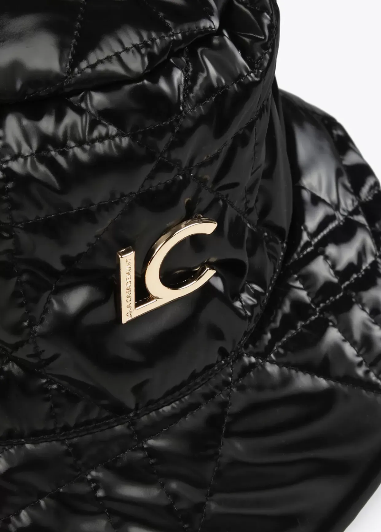 Gorro tipo bucket acolchado