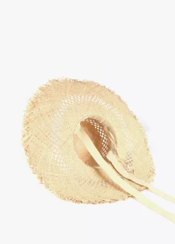 Pamela con flecos y logo