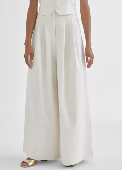 Pantalón ancho y fluído