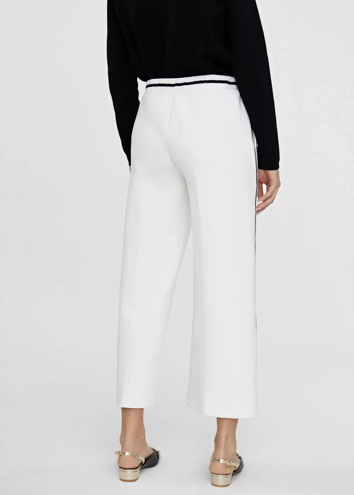 Pantalón blanco con vivo