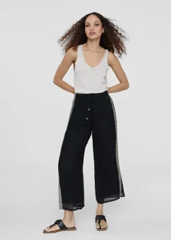 Pantalón con detalle lateral