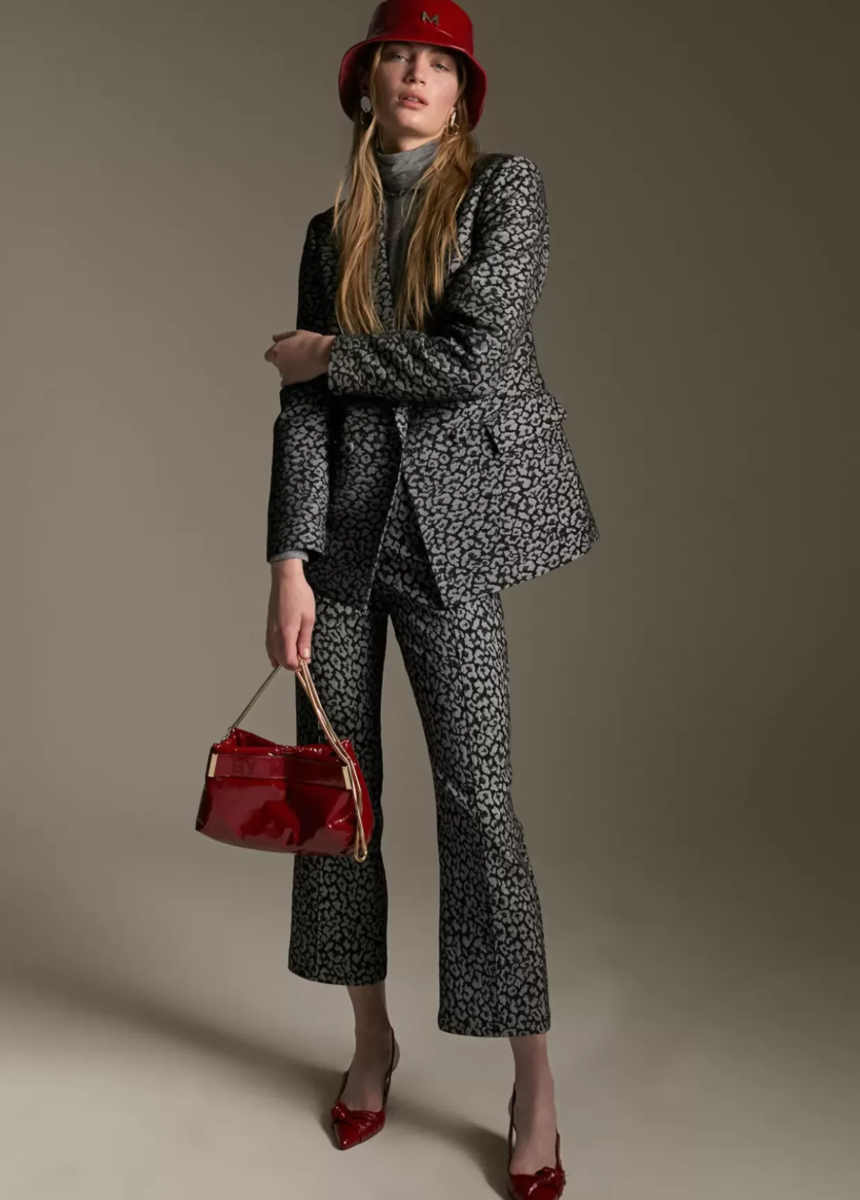 Pantalón jacquard animal print