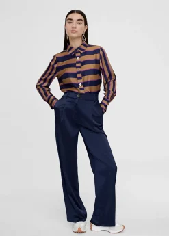 Pantalón recto con bolsillos