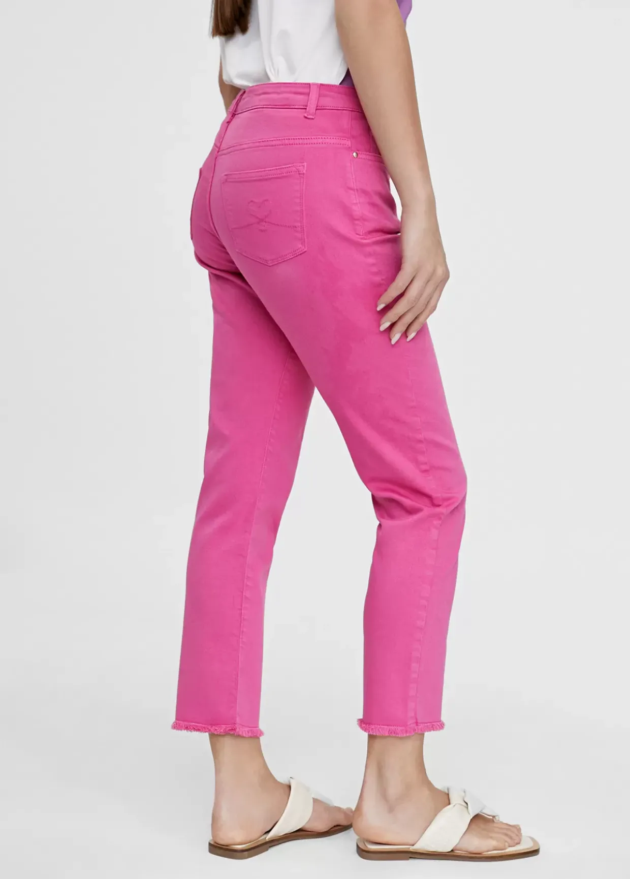 Pantalón tejano con botones