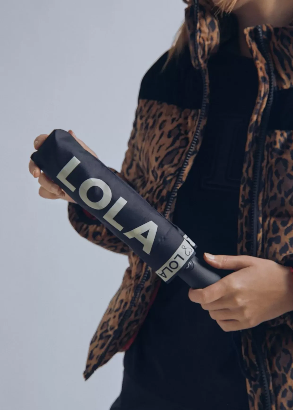 Paraguas pequeño automático logo | Complementos | Lola Casademunt