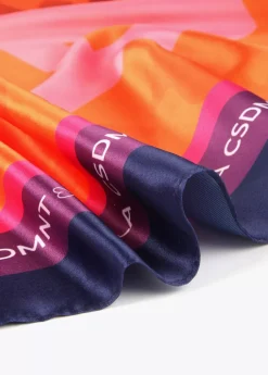 Pañuelo leopardo y logo