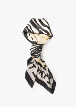 Pañuelo satinado animal y corazones