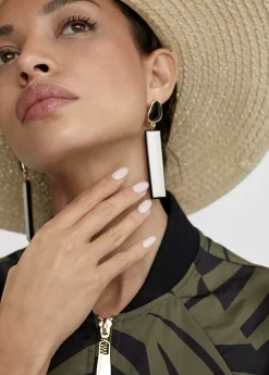 Pendientes blanco y negro