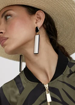 Pendientes blanco y negro