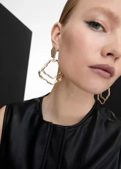 Pendientes dorados multiforma