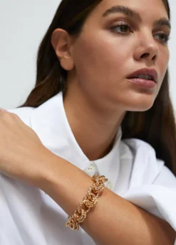 Pulsera de cadena dorada